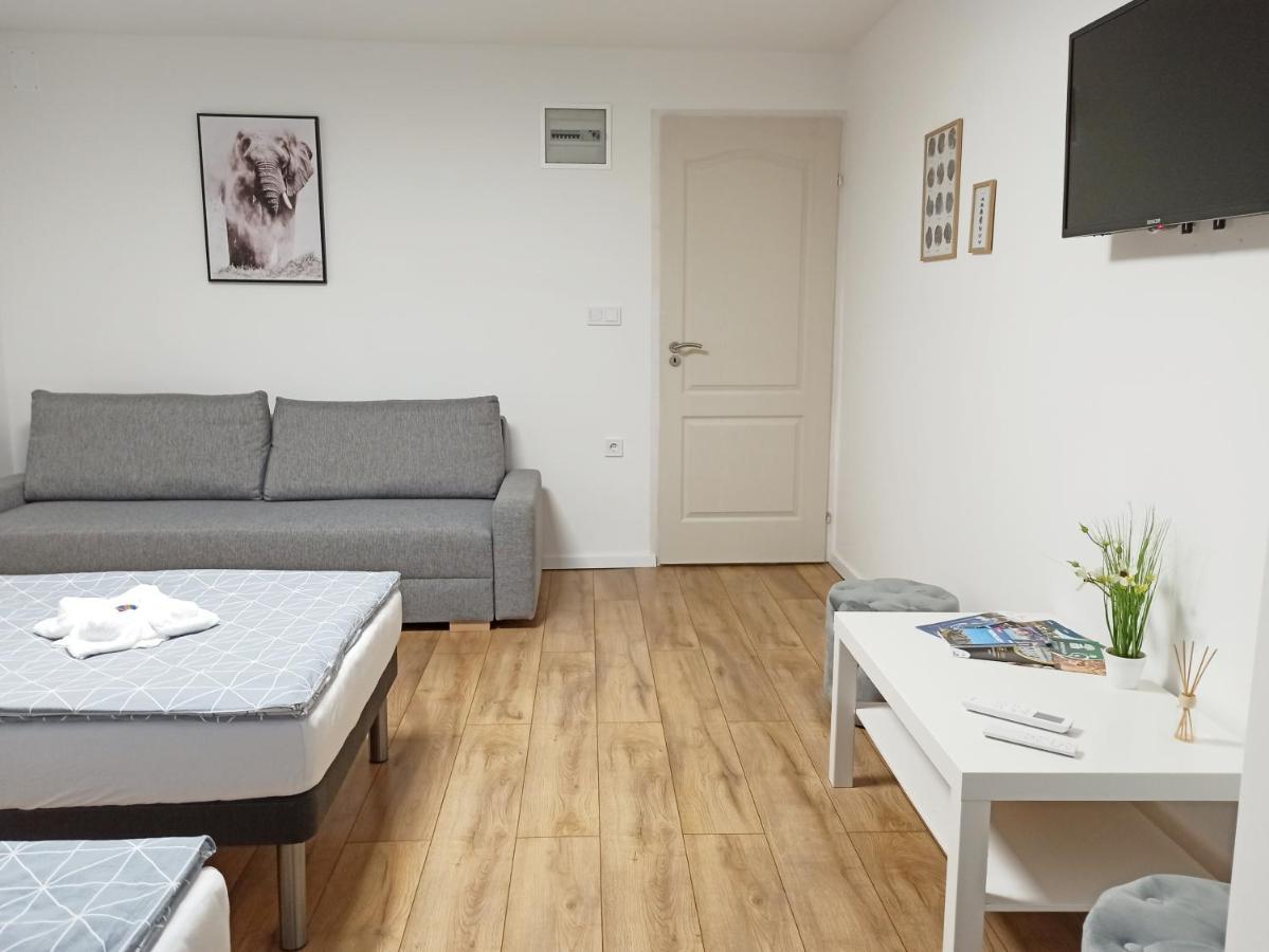 Grafit Apartmanok Hajdúnánás Exterior foto